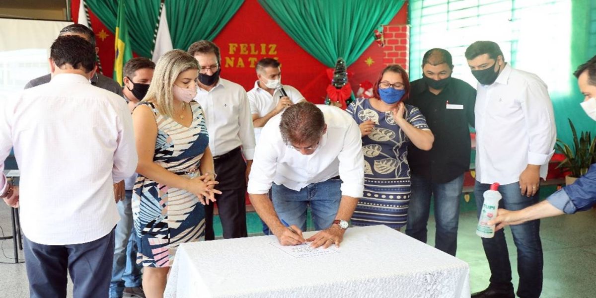 Assinada ordem de serviço para revitalização da Escola Maximiliano Colombo