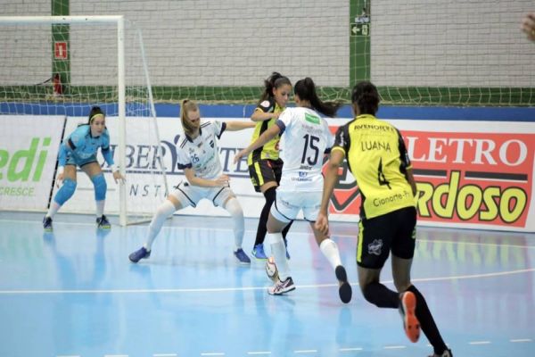 Com gol no final da partida, Cianorte vence o Stein Cascavel Futsal