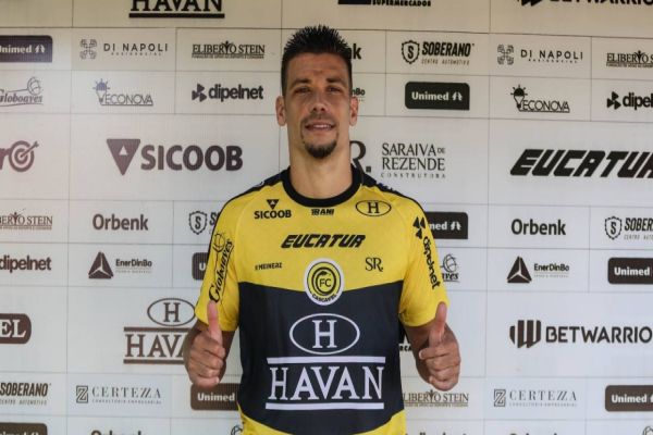 Com passagem por grandes clubes brasileiros, FC Cascavel contrata Diego Giaretta