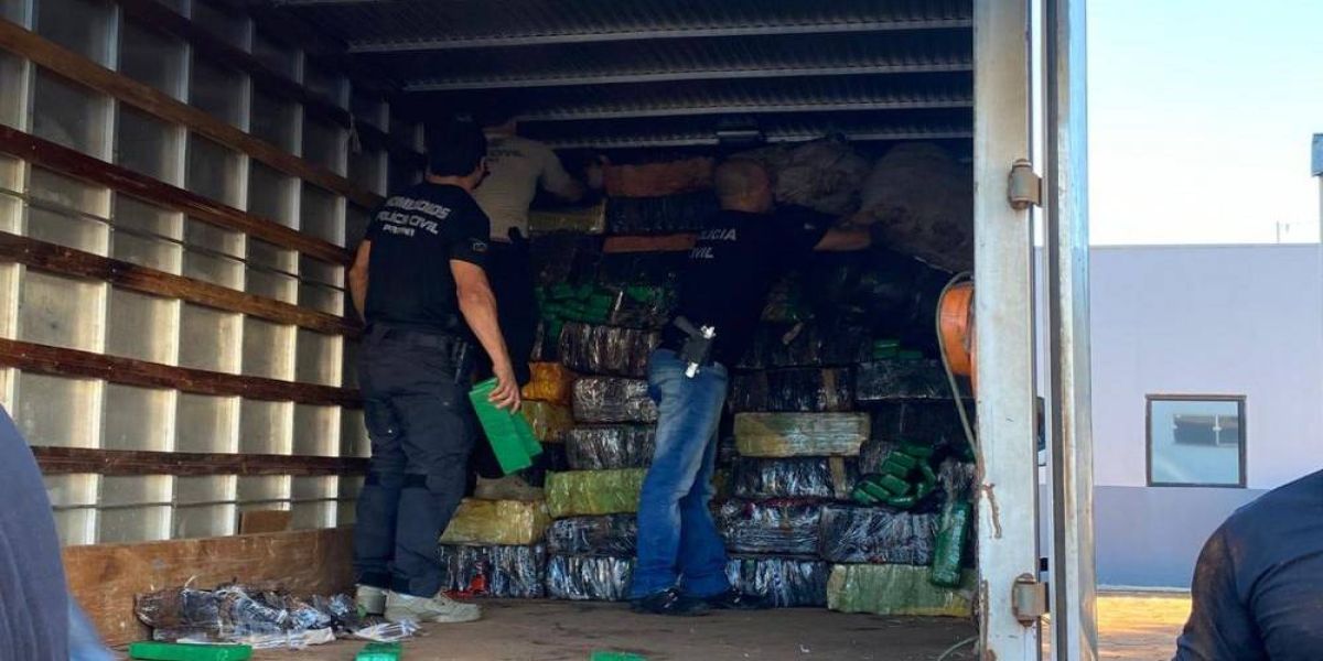 Polícia Civil de Cascavel incinera mais de 7 toneladas de drogas