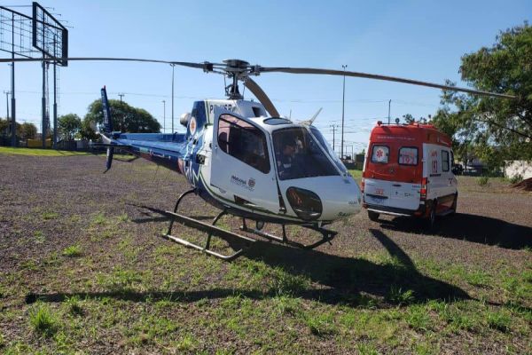 Helicóptero do Consamu realiza transferência de homem de 48 anos de Quedas do Iguaçu à Cascavel