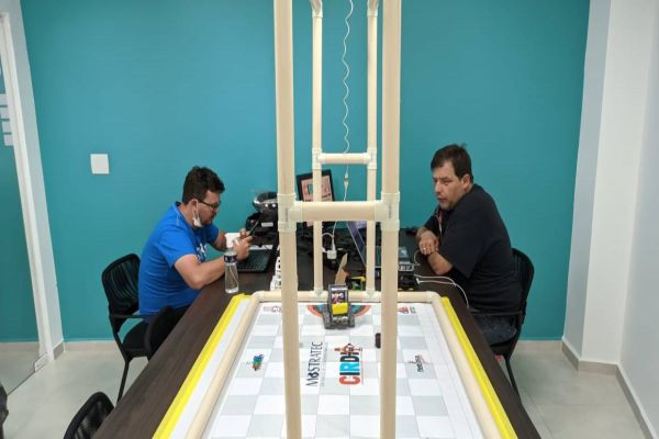 Instrutores de Informática participam de evento internacional de robótica