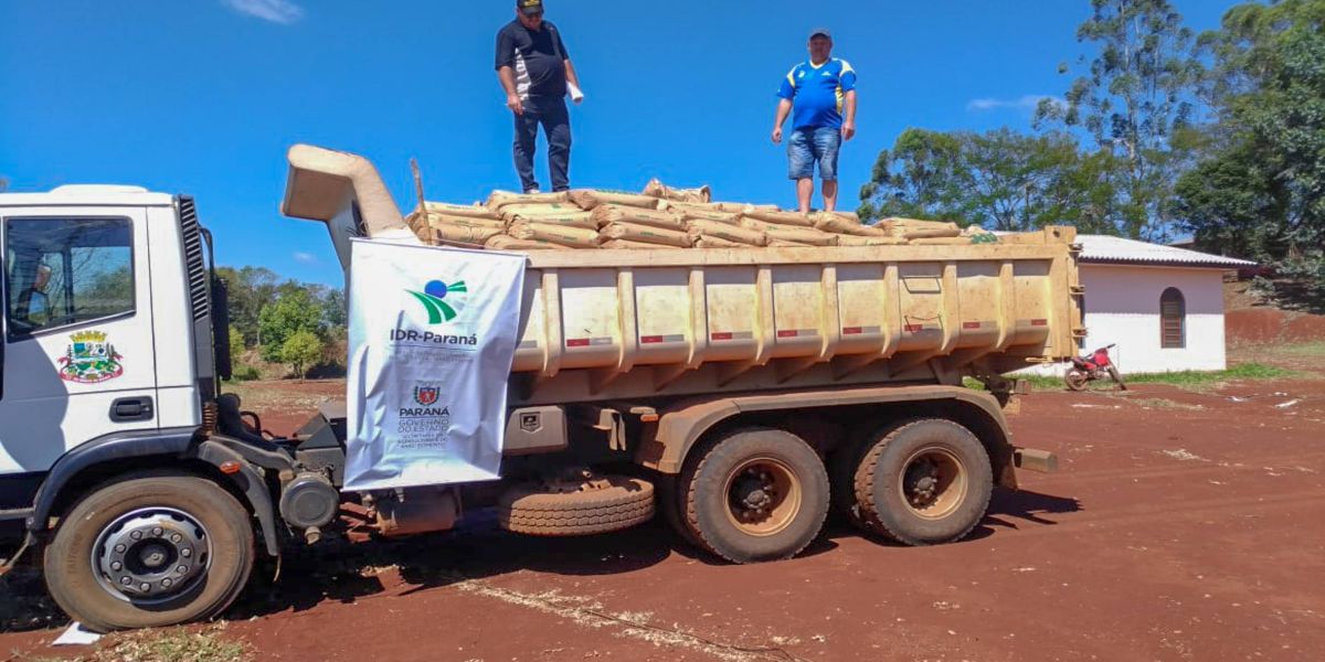 Produtores recebem sementes para refazer lavouras após tempestade