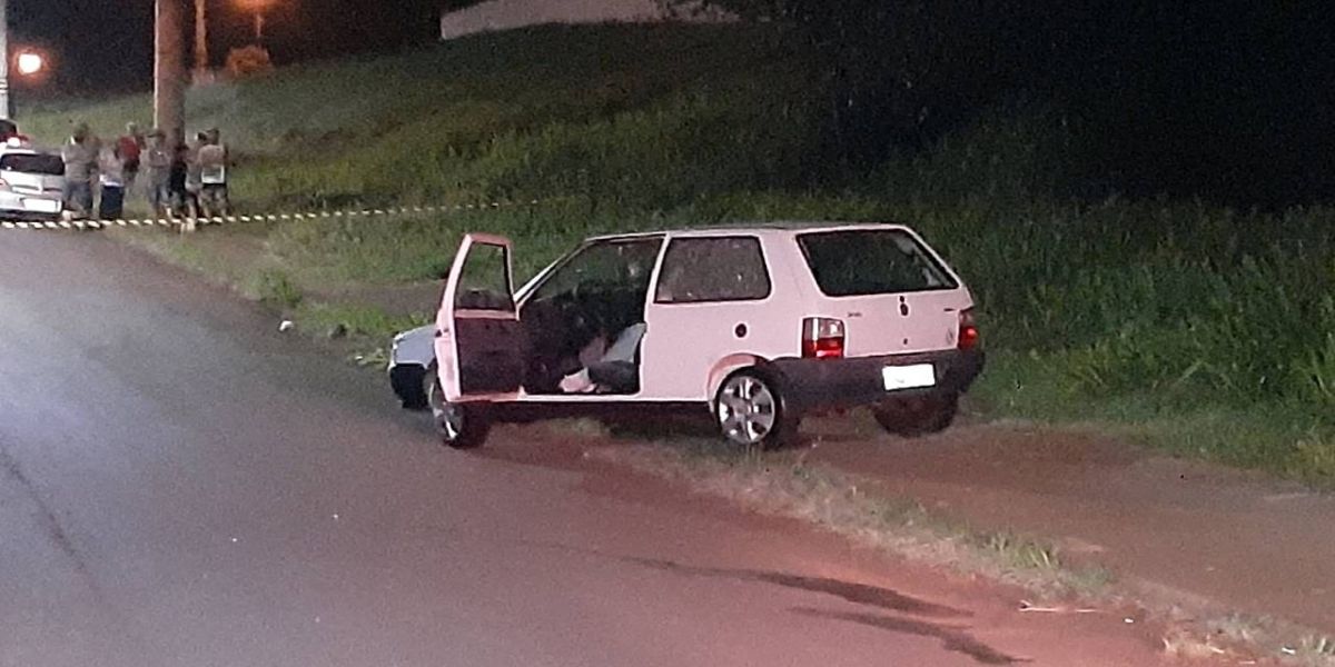 Homem é morto a tiros dentro de automóvel na Rua Corbélia no Bairro Morumbi
