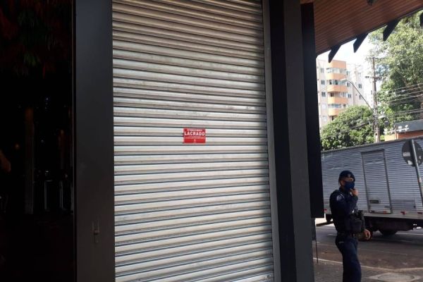 Fiscalização: Setor de Alvará da Prefeitura lacra bares por descumprimento dos protocolos da Covid