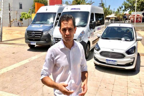 Deputado Pacheco entrega três veículos para a Prefeitura de Ubiratã