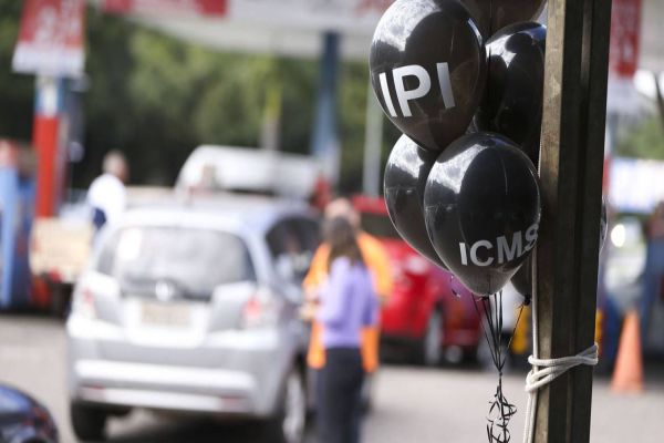 Brasil perde R$ 417 bi por ano com sonegação de impostos, diz estudo