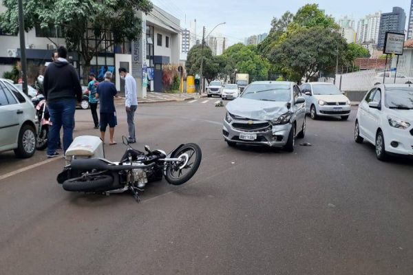 Imagem referente a notícia: Colisão de trânsito é registrada na região central de Cascavel