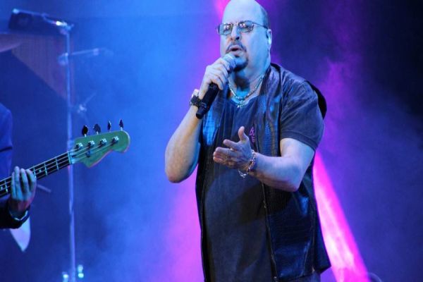 Morre Paulinho, vocalista do Roupa Nova, vítima de Covid aos 68 anos