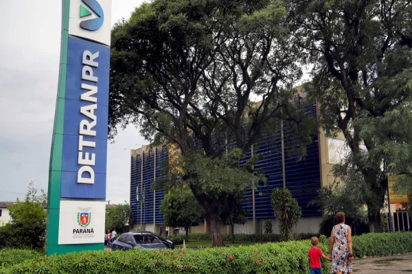 Foto relacionada a notícia: Detran Paraná chega aos 82 anos como o mais moderno do País