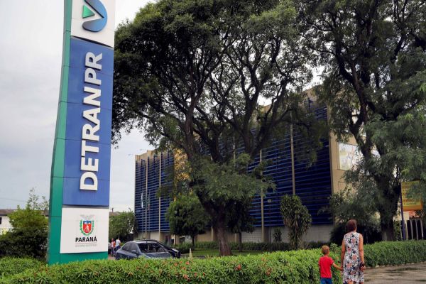 Detran Paraná chega aos 82 anos como o mais moderno do País
