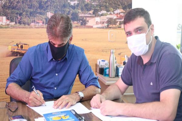 Covid-19: Paranhos assina protocolo de intenção para compra de vacinas