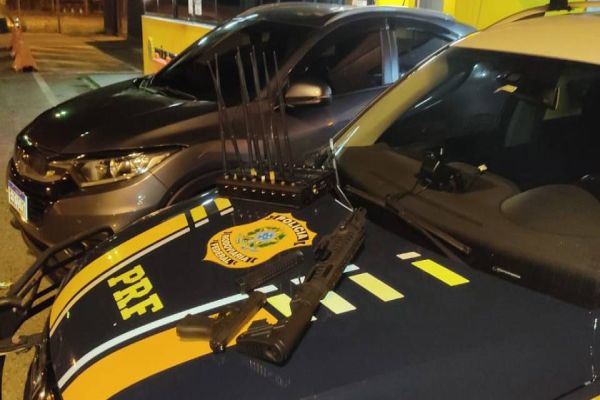 PRF prende quadrilha que realizava roubo de cargas e sequestro de caminhoneiros em Curitiba