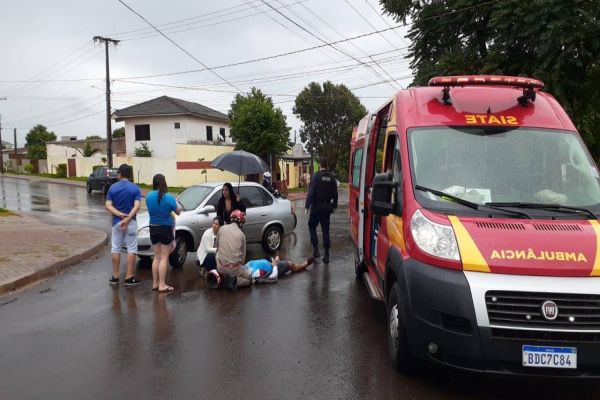 Imagem referente a notícia: Motociclista fica ferido em colisão de trânsito no Bairro Cascavel Velho