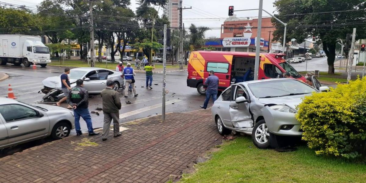 Mulher fica gravemente ferida após colisão de trânsito no São Cristóvão