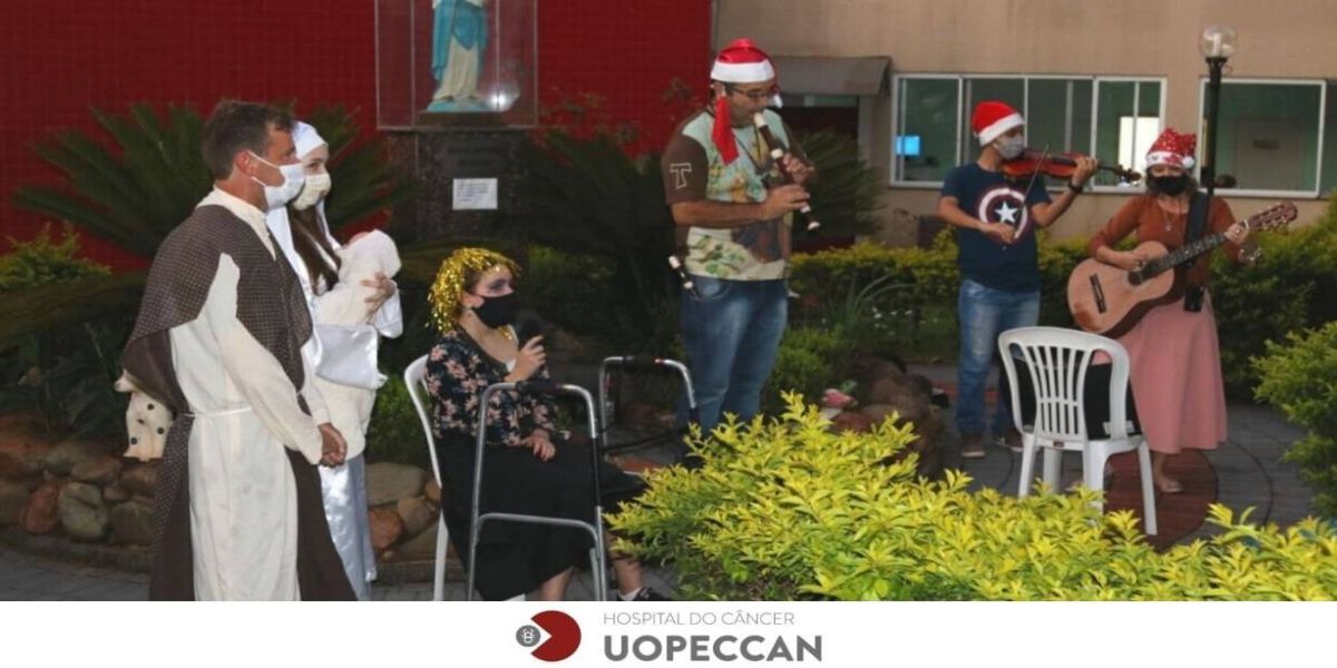 Serenata de Natal emociona pacientes da Casa de Apoio de Cascavel