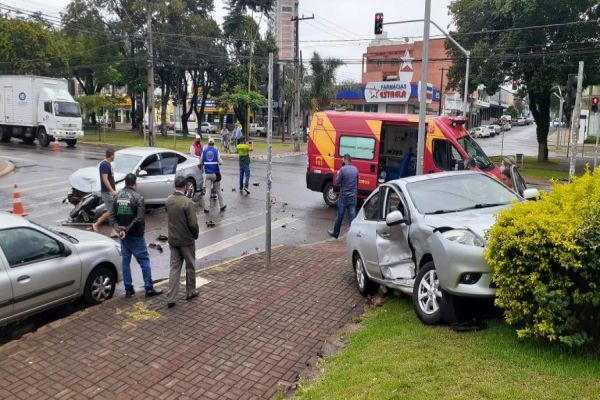 Mulher fica gravemente ferida após colisão de trânsito no São Cristóvão