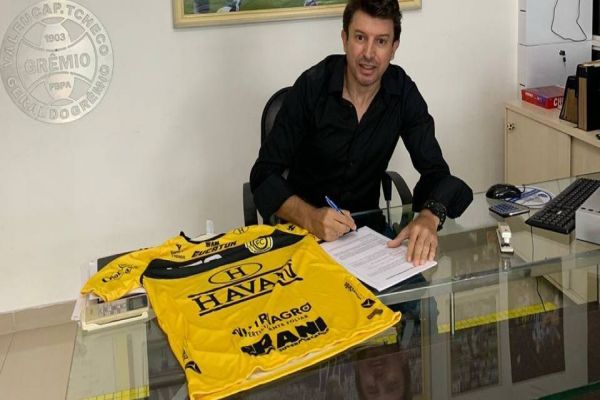 FC Cascavel anuncia Tcheco como novo treinador para a temporada 2021