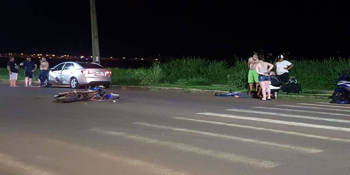 Motociclista fica ferido após colisão na Avenida das Pombas