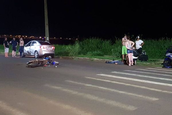 Motociclista fica ferido após colisão na Avenida das Pombas