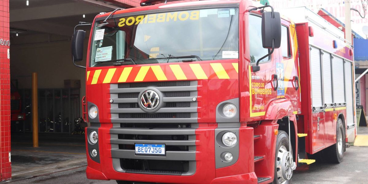 Caminhão moderno é entregue ao Corpo de Bombeiros de Matinhos