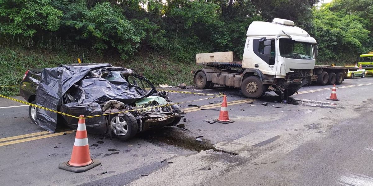 Três pessoas morrem em grave colisão de trânsito na BR-277 em Nova Laranjeiras