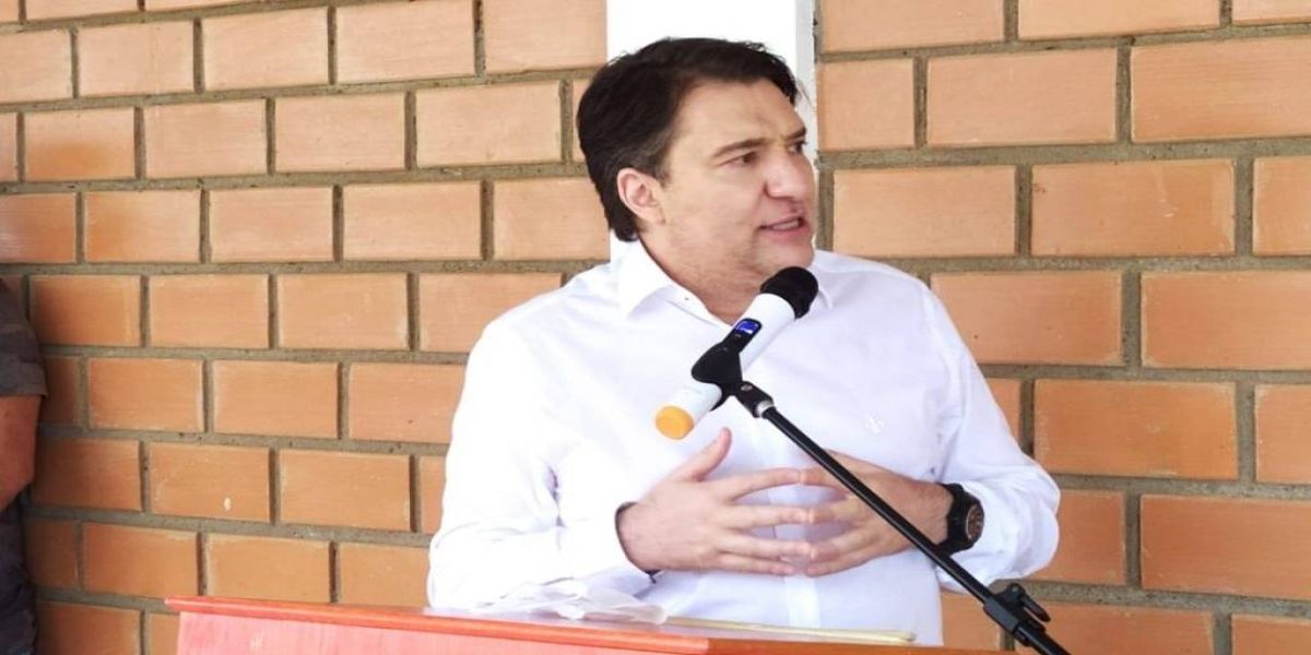 Deputado Federal Fernando Giacobo é internado às pressas com princípio de AVC