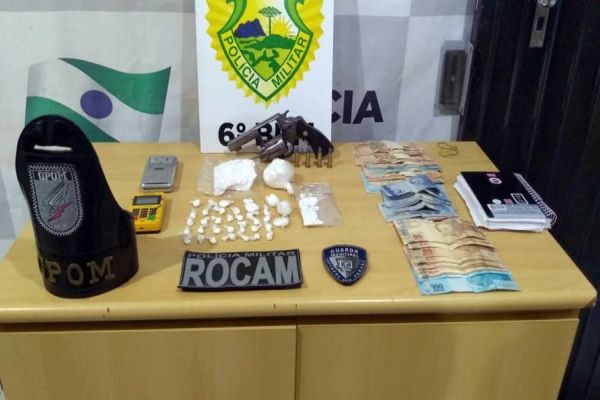 GM e ROCAM apreendem casal com arma e drogas no Bairro Floresta
