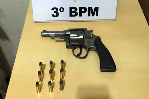Homem é preso em São Jorge do Oeste após efetuar disparo de arma de fogo e ameaçar sua vizinha