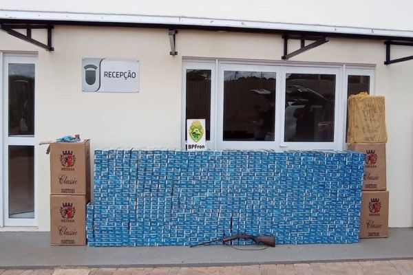 BPFRON e 21ºBPM apreendem cigarros contrabandeados e arma de fogo em Bela Vista da Caroba