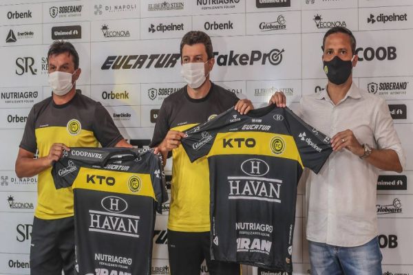 Tcheco chega e dá início aos trabalhos de pré-temporada no Futebol Clube Cascavel