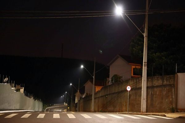 Cascavel conclui instalação de 8,1 mil lâmpadas de LED