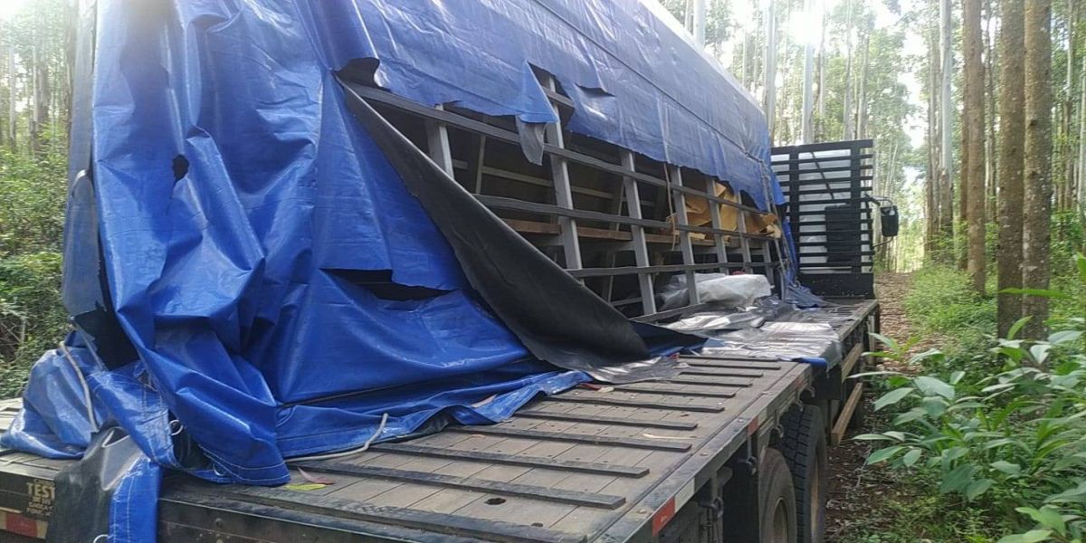 Caminhão tomado em assalto na cidade de Nova Laranjeiras é recuperado em Guaraniaçu