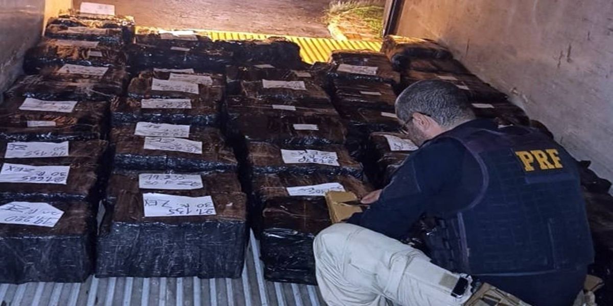 PRF Cascavel apreende mais de uma tonelada de maconha