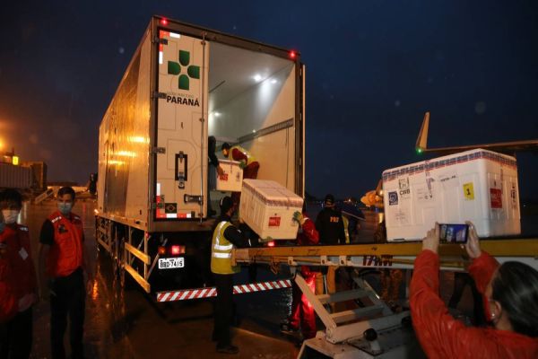 Vacina contra a Covid-19 já está no Paraná