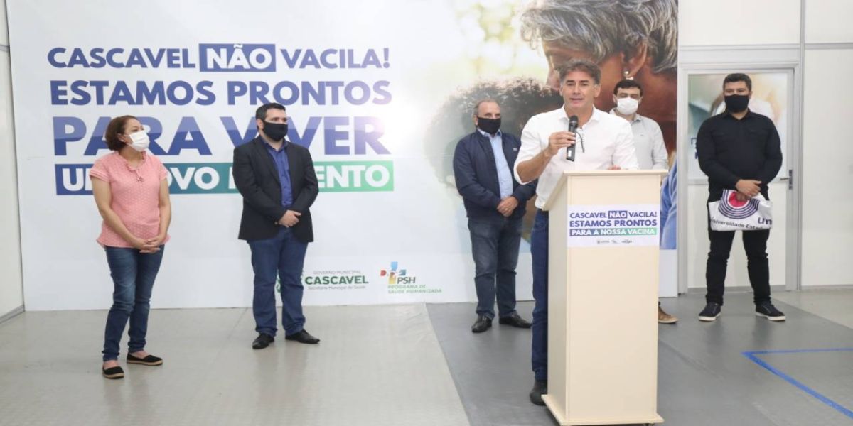 Covid-19: "Parem de ouvir aqueles que negam", diz Paranhos