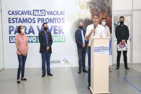 Covid-19: "Parem de ouvir aqueles que negam", diz Paranhos