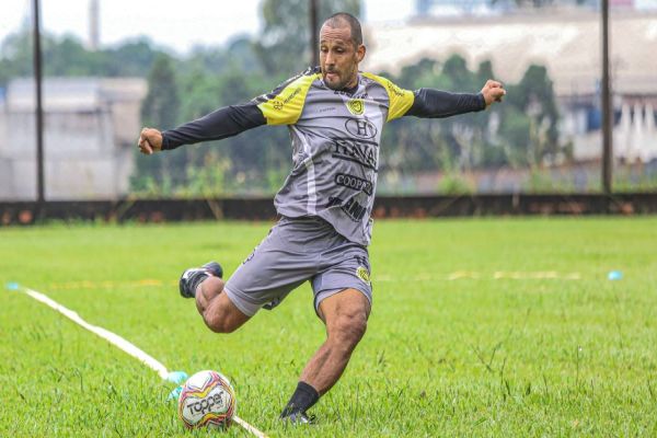 Jhonatan Martins da Cunha "Duda" é o símbolo da garra e do crescimento do FC Cascavel