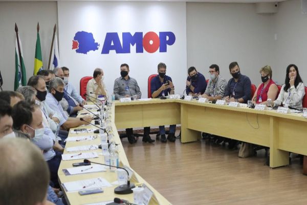 "Não podemos consolidar o afastamento das crianças da escola", diz Paranhos