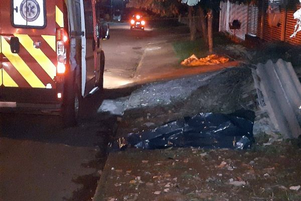 Imagem referente a notícia: Jovem de 23 anos é morto a tiros no Jardim Alvorada em Cascavel