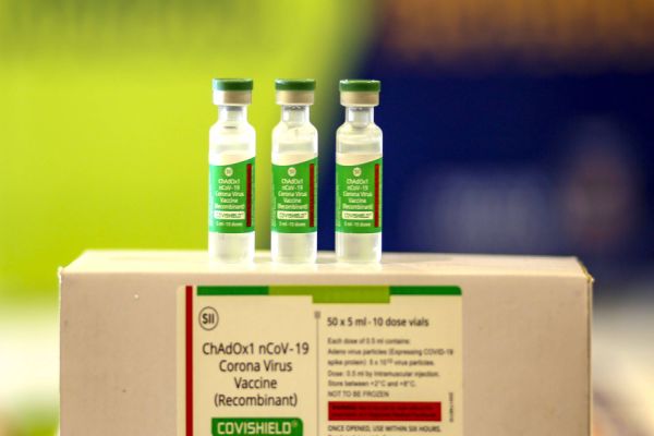 Paraná começa a distribuir neste domingo 86,5 mil doses da vacina da AstraZeneca