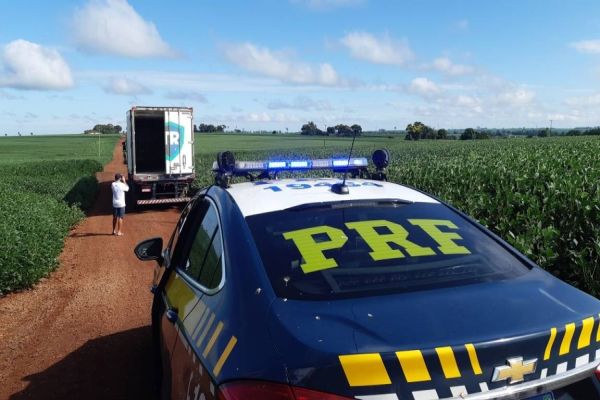 PRF recupera bitrem roubado em Guaíra