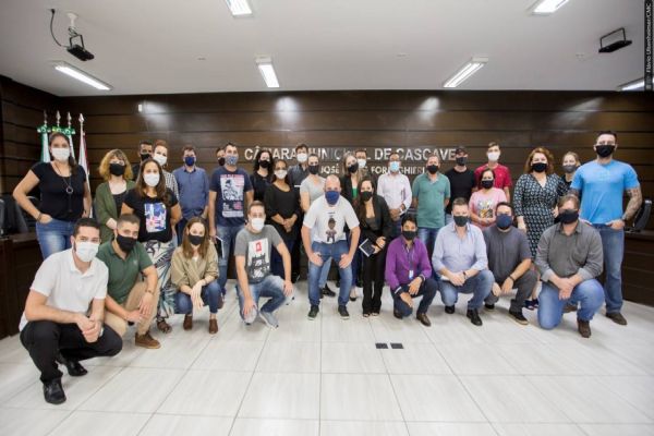 Comunicação no mandato é tema de curso para vereadores e assessores