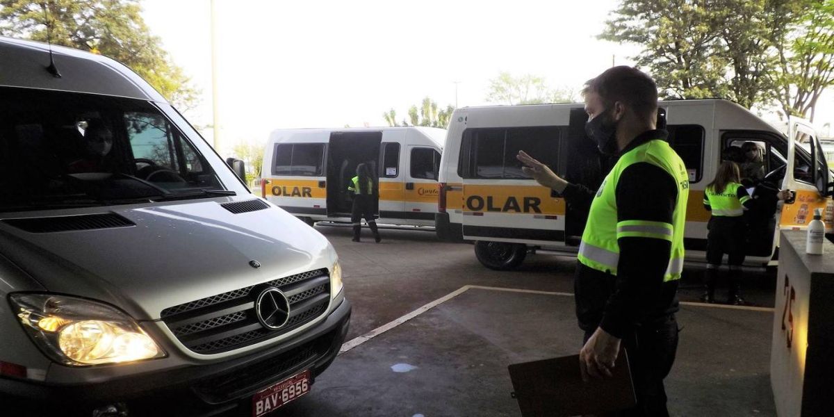 Segurança no transporte escolar volta a ser vistoriada pela Transitar