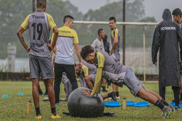 Estreia no Paranaense: FC Cascavel segue se preparando para iniciar bem o campeonato