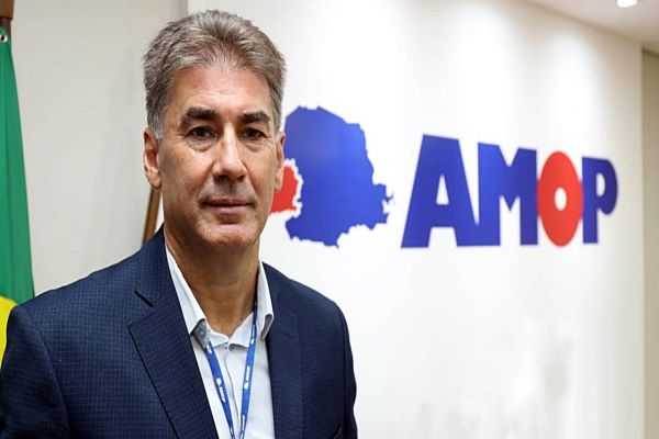 Imagem referente a notícia: Prefeito Paranhos assume a presidência da Amop