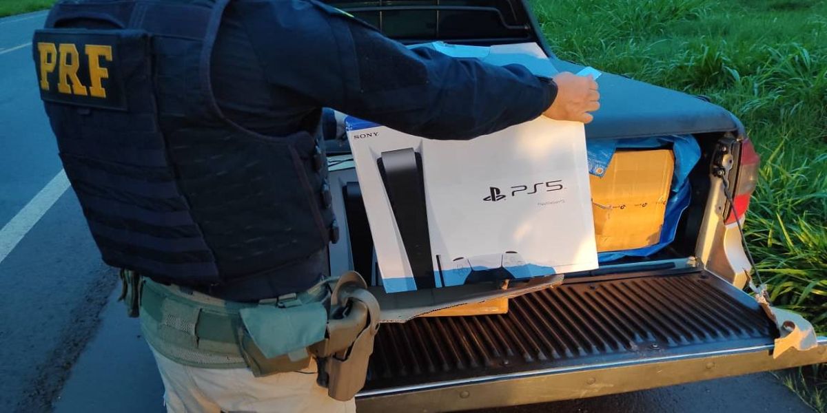 PRF apreende carro com 200 mil Reais em eletrônicos em Perobal