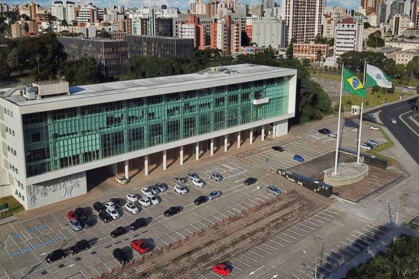 Governo prorroga por mais dez dias toque de recolher