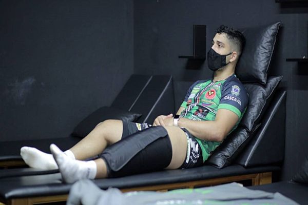 Elenco do Cascavel Futsal realiza avaliações físicas em Maringá