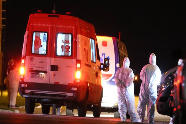 Paraná recebe 14 pacientes com Covid-19 transferidos de Manaus